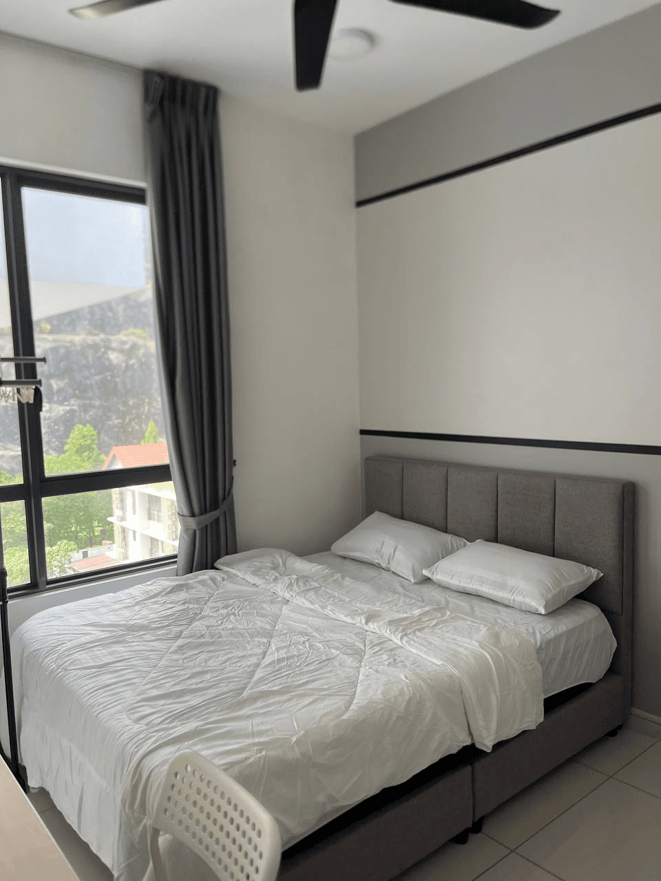 Riana South - Middle Room 3