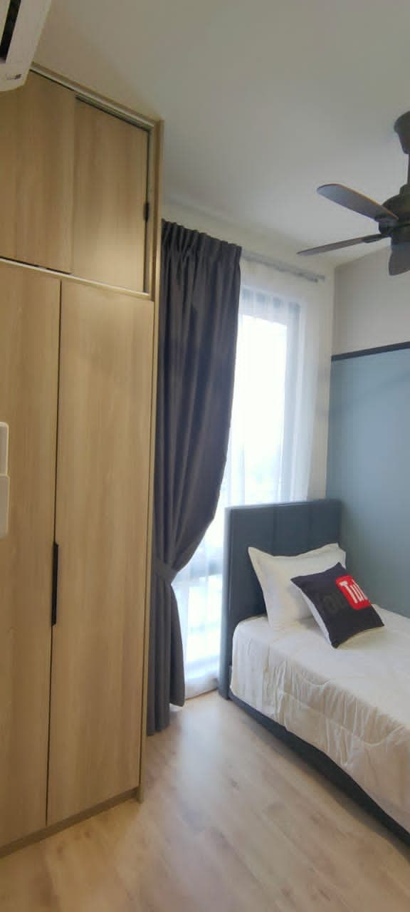 Emporis Residences - Small Room4