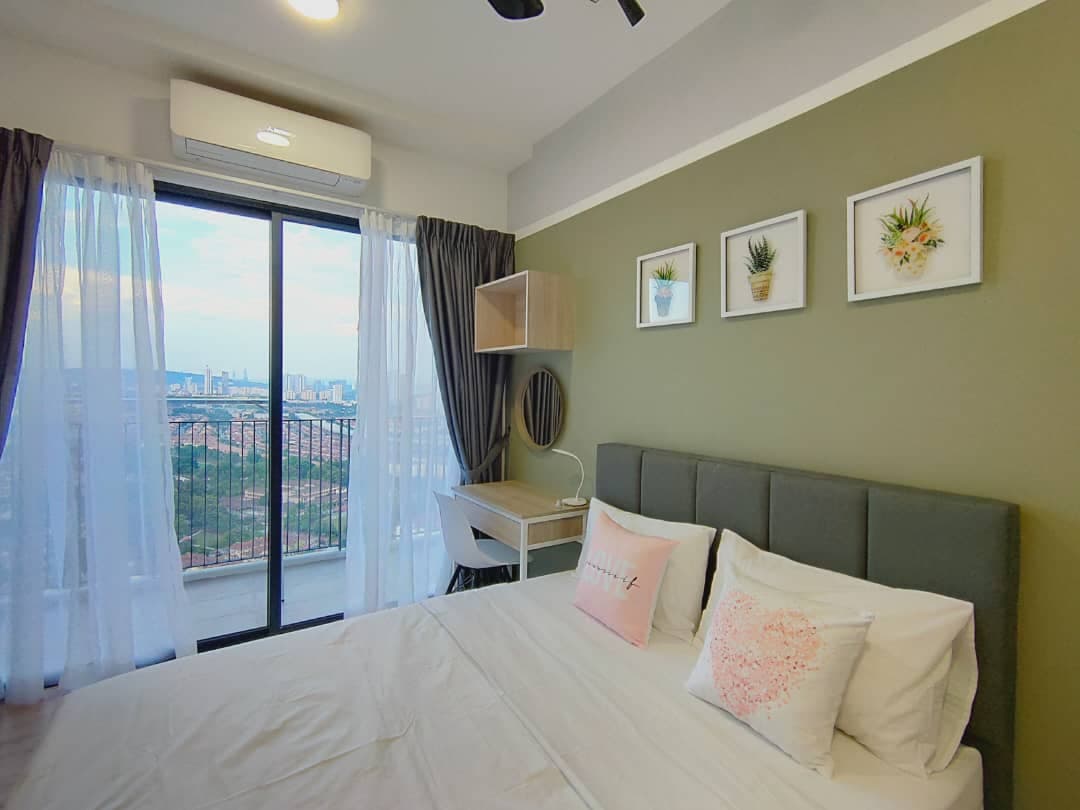 Emporis Residences - Middle Room 2